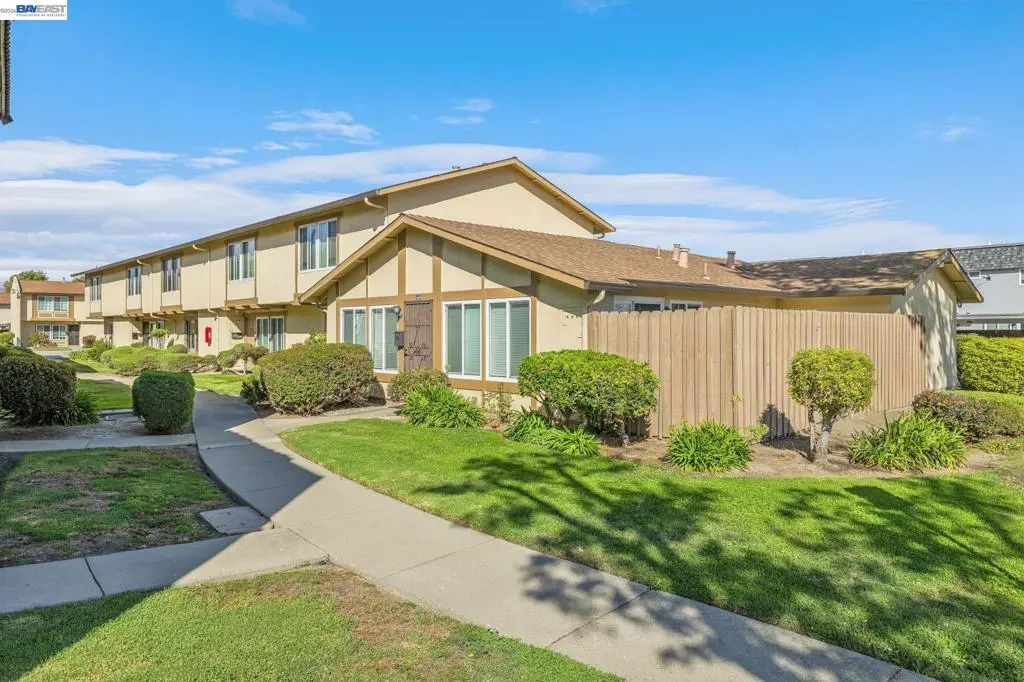 Townhouse for sale at 34524 Somerset Ter, Fremont, CA featuring 3 beds and 2 baths