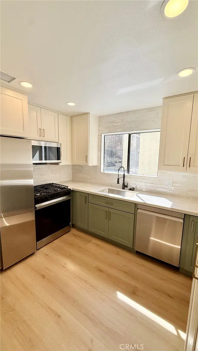 225 N Rose Street 104, Burbank, CA — listing photo 1