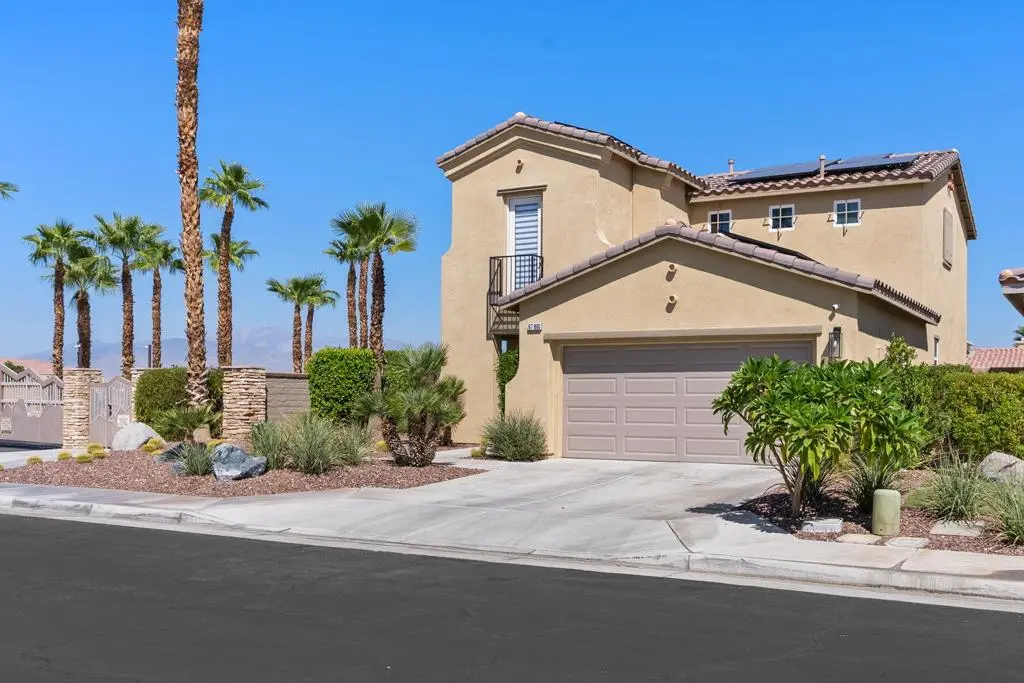 Single Family Residence for rent at 67860 Via Seguro, Cathedral City, CA featuring 3 beds and 3 baths