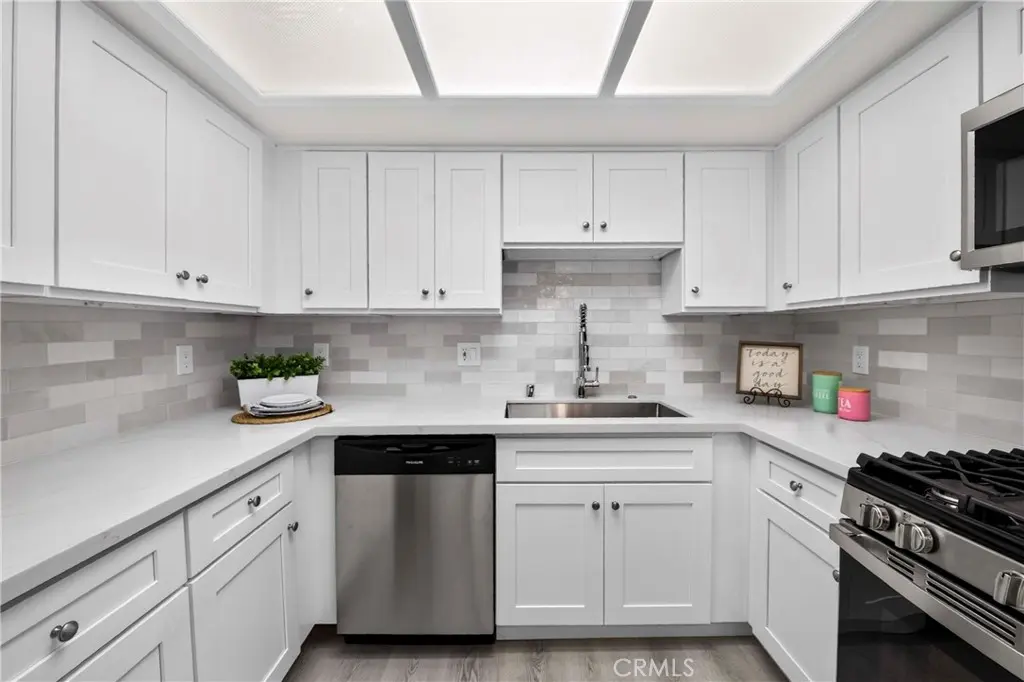1131 Campbell Street 210, Glendale, CA — listing photo 1