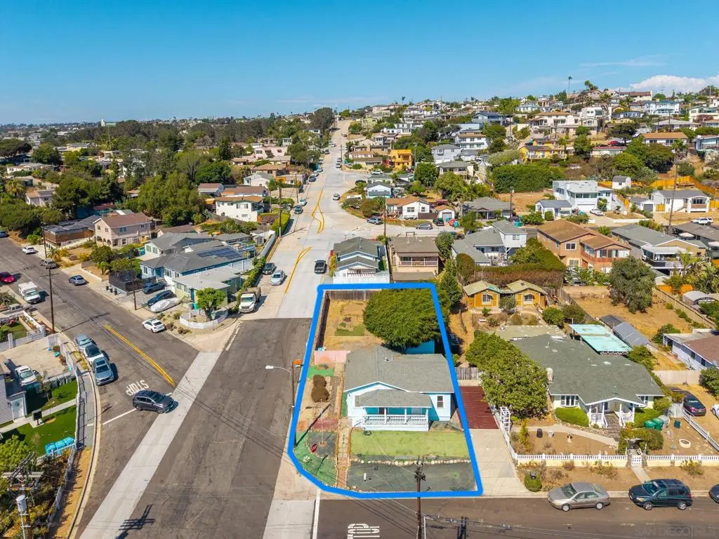 Single Family Residence for sale at 5007 Savannah St, San Diego, CA featuring 2 beds and 1 bath