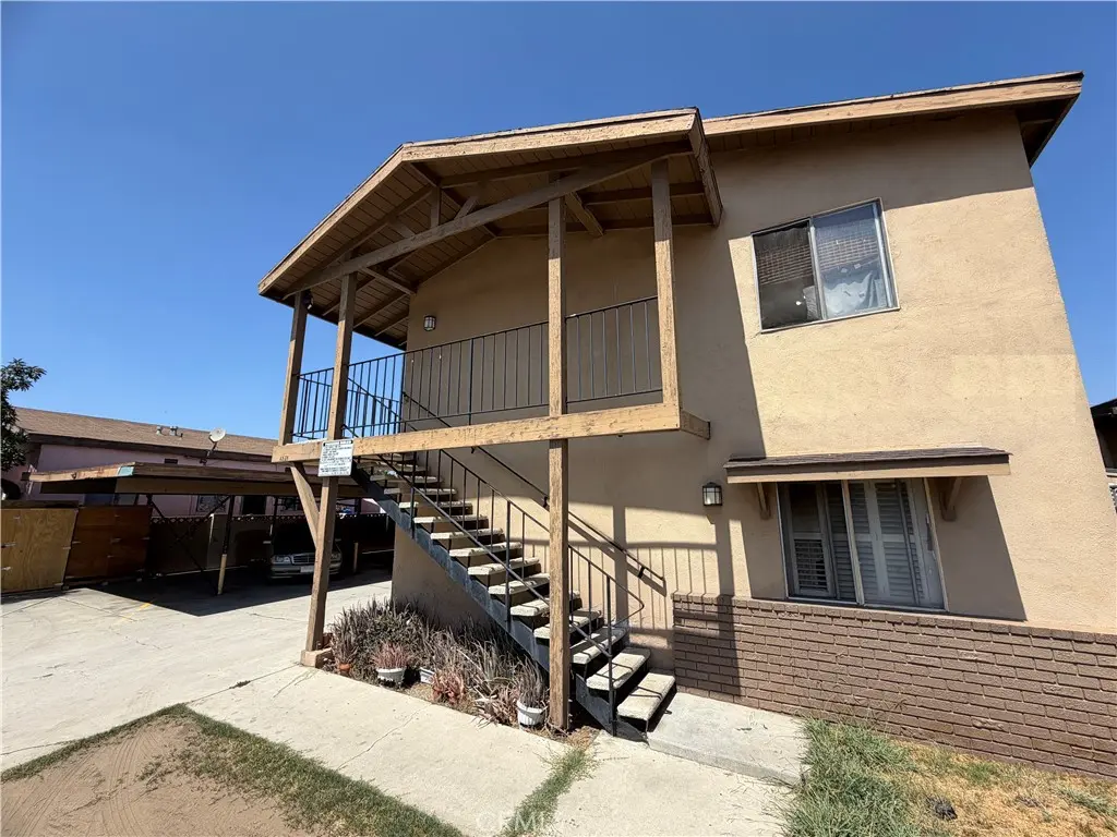 4329 E 55th Street B, Maywood, CA — listing photo 1