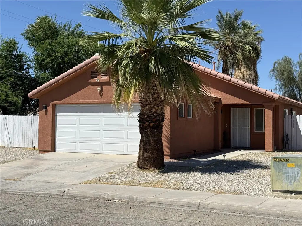 Single Family Residence for rent at 635 W Rice Street, Blythe, CA featuring 3 beds and 2 baths