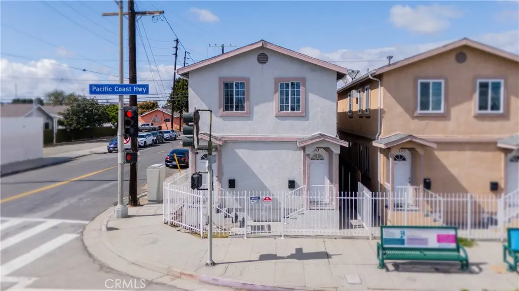 Duplex for sale at 1301 E Pacific Coast, Los Angeles, CA