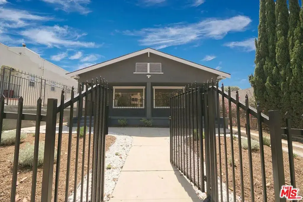 Condominium for rent at 2510 S Bronson Avenue, Los Angeles, CA featuring 2 beds and 2 baths