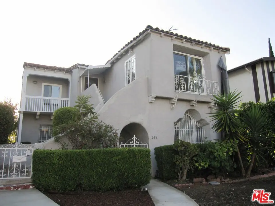 Apartment for rent at 1047 S Wooster Street 2, Los Angeles, CA featuring 2 beds and 1 bath
