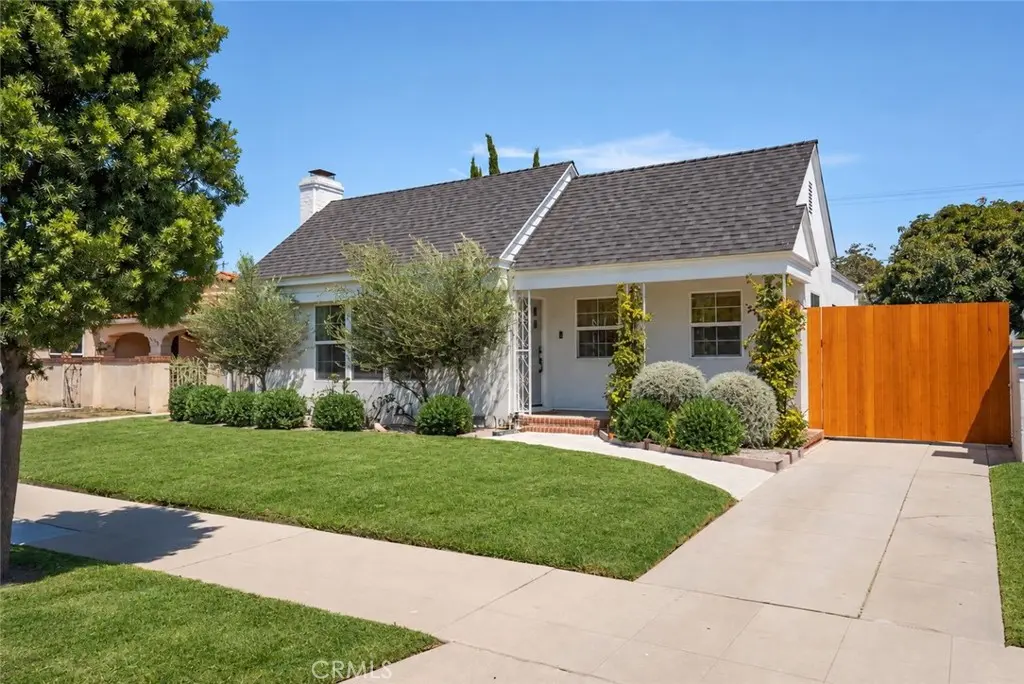 Single Family Residence for sale at 3950 Welland Avenue, Los Angeles, CA featuring 3 beds and 2 baths