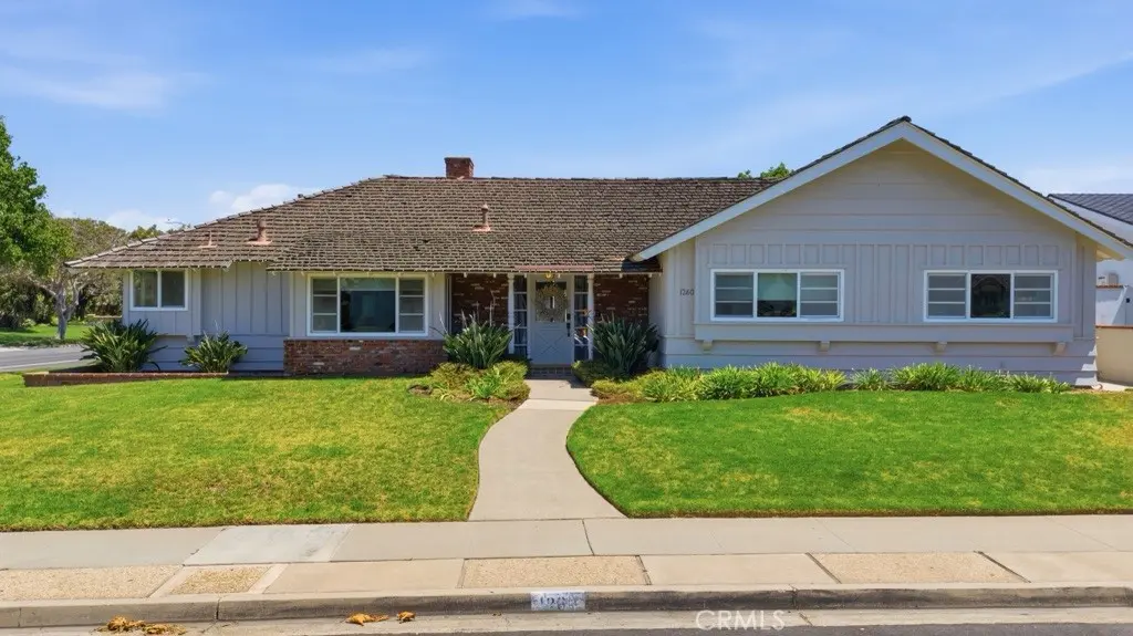 Residential Lease for rent at 1260 Somerset, Newport Beach, Orange County, CA featuring 3 beds and 3 baths