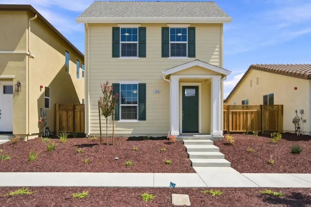 Single Family Residence for sale at 748 Aurora Way, King City, CA featuring 3 beds and 3 baths