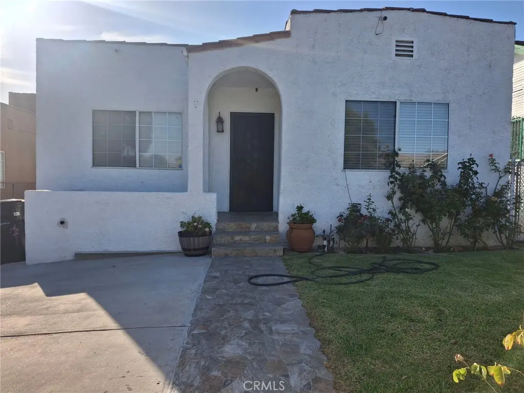 Single Family Residence for rent at 1147 Rosalind, Los Angeles, CA featuring 2 beds and 1 bath