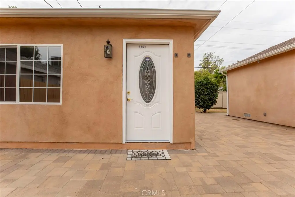 6861 Yarmouth, Reseda, CA — listing photo 1