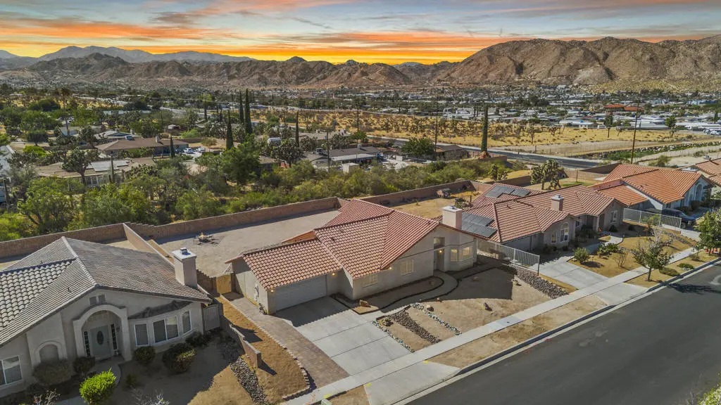 7758 Grand Avenue, Yucca Valley, CA — listing photo 1