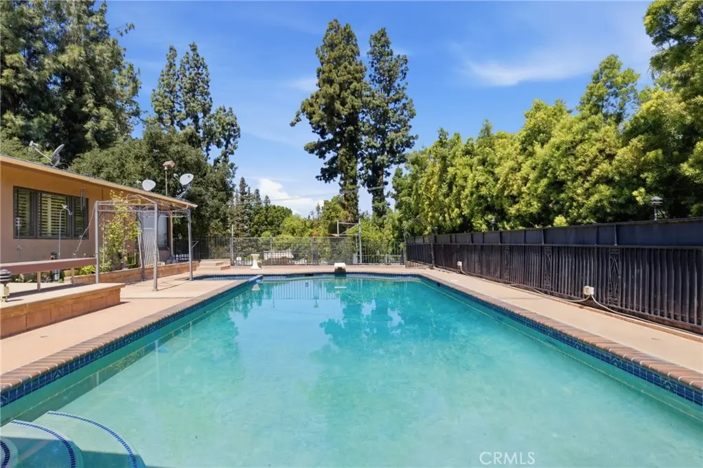 4908 Calvin Avenue, Tarzana, CA — listing photo 1