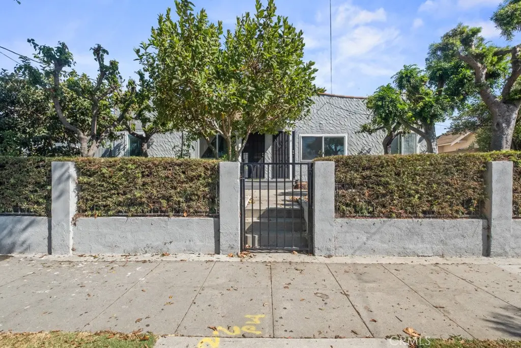 221 W Hillcrest Boulevard, Inglewood, CA — listing photo 1