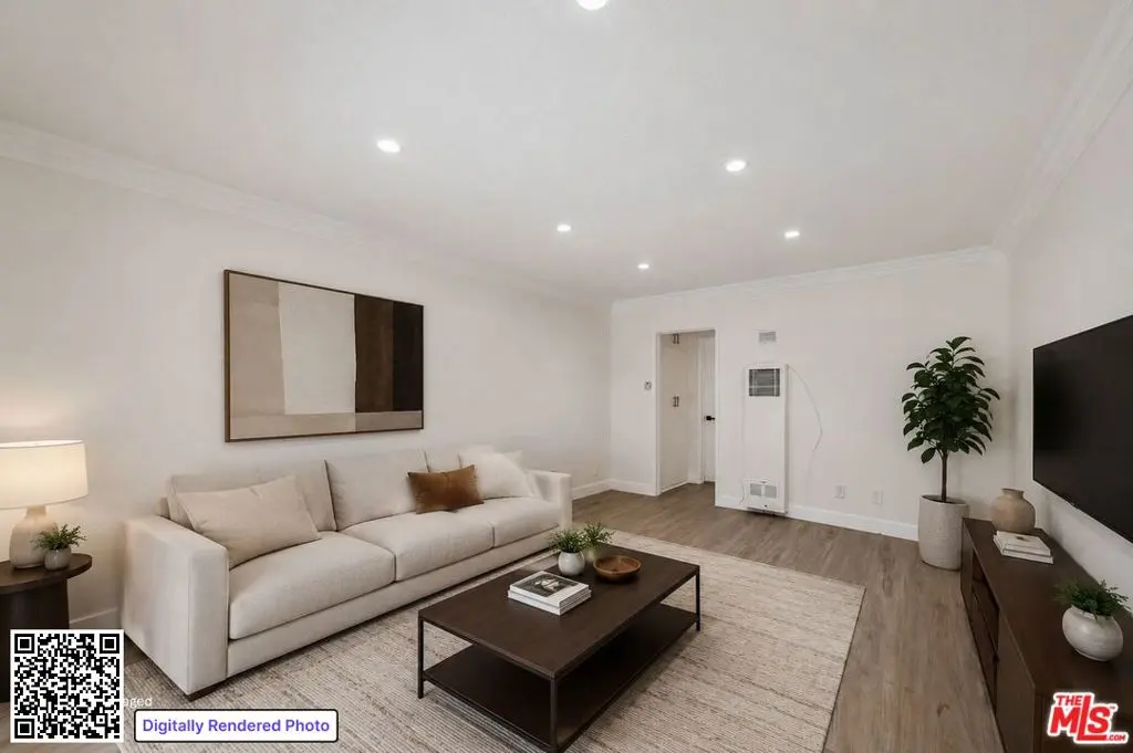 7209 Willoughby Avenue 3, Los Angeles, CA — listing photo 1