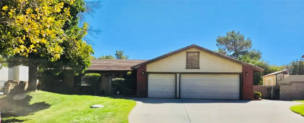 42220 Woodstone, Lancaster, CA — listing photo 1