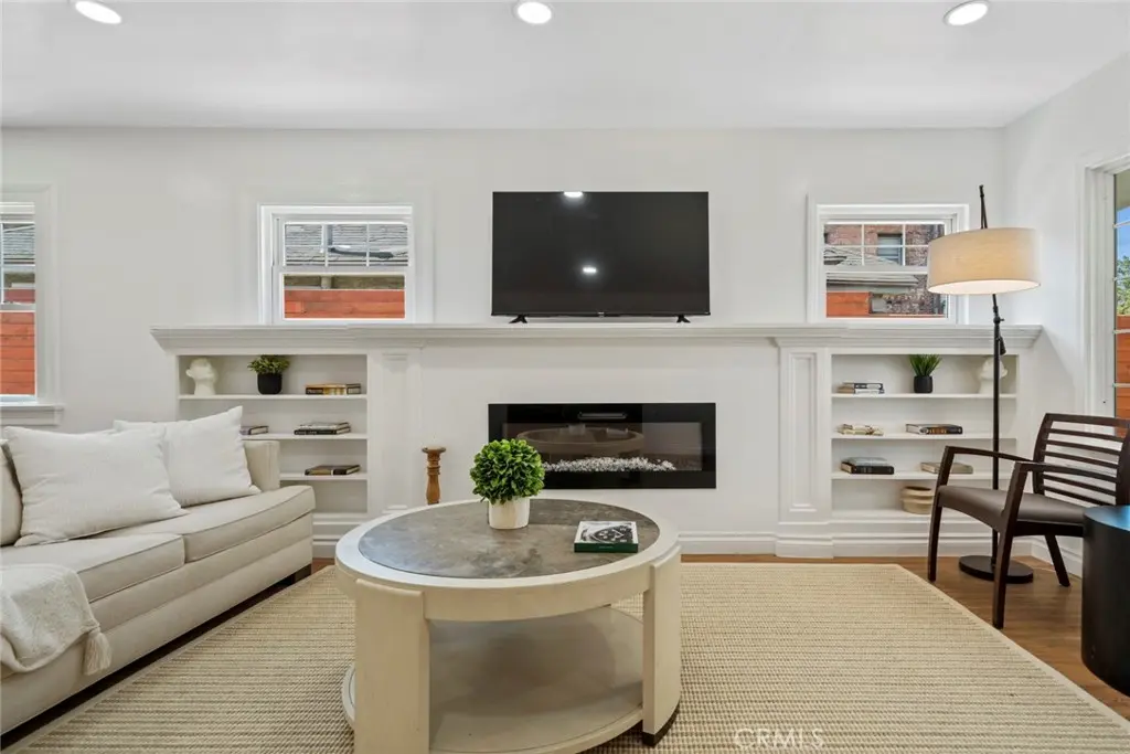 Single Family Residence for rent at 5750 5th Avenue, Los Angeles, CA featuring 4 beds and 4 baths