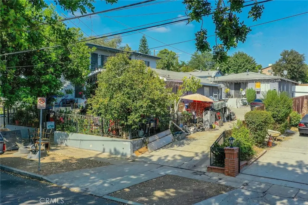 Duplex for sale at 1621 Murchison, Los Angeles, CA