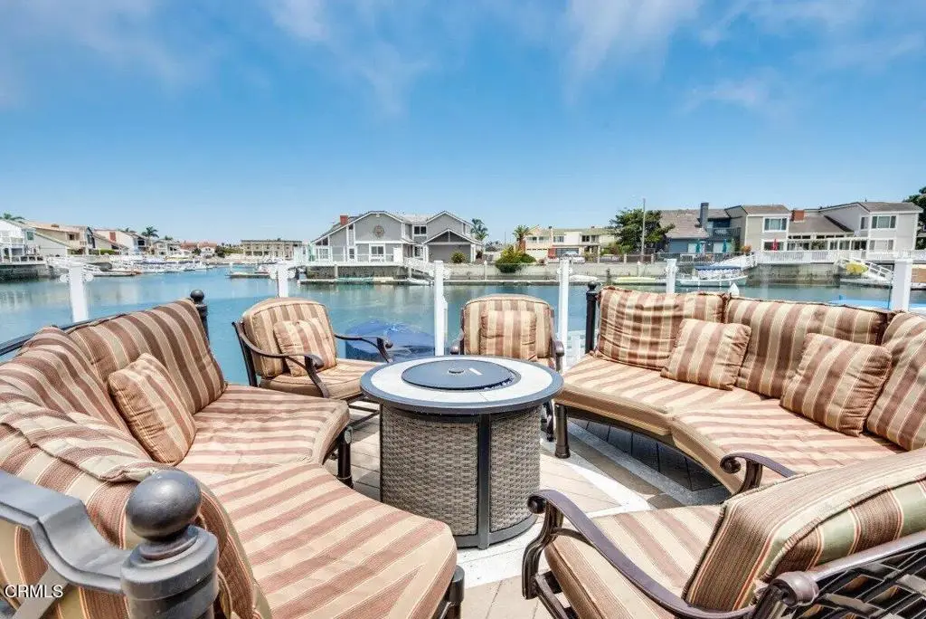 2240 Harbor Boulevard, Oxnard, CA — listing photo 1