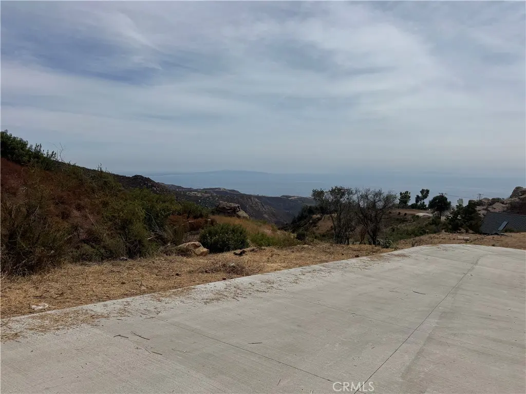 24000 Hovenweep Dr, Malibu, CA — listing photo 1