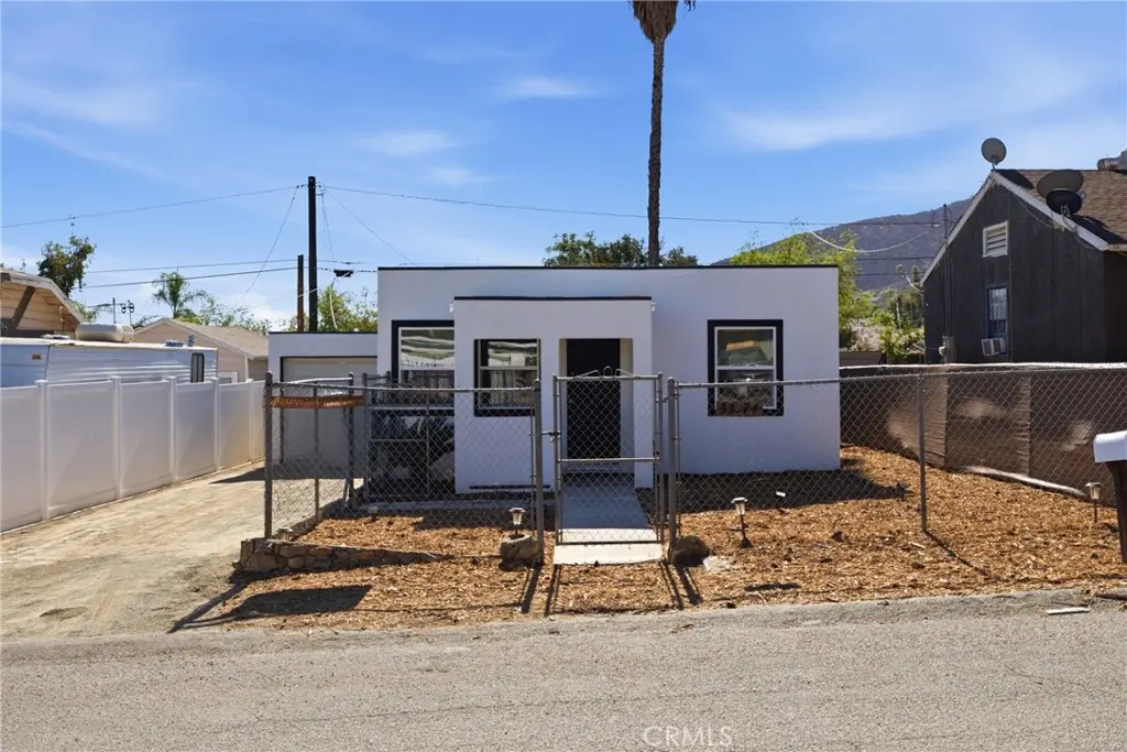 Single Family Residence for sale at 33174 Tetterington, Lake Elsinore, CA featuring 3 beds and 2 baths
