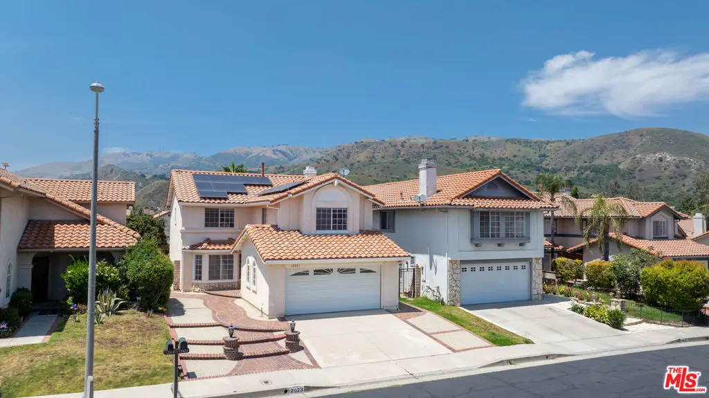 Single Family Residence for rent at 12023 Stone Gate Way, Los Angeles, CA featuring 3 beds and 3 baths