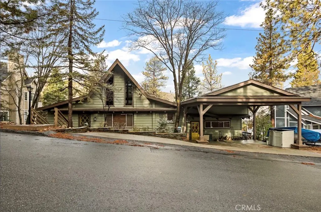 904 Sandalwood, Lake Arrowhead, CA — listing photo 1