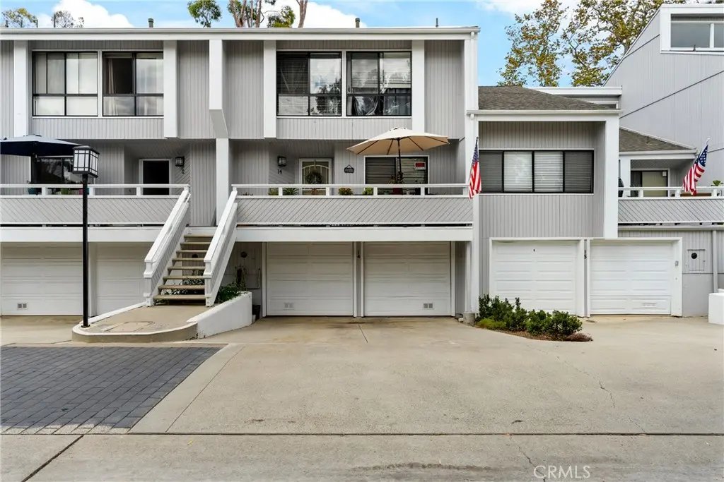 Residential Lease for rent at 14 Gretel Court 130, Newport Beach, Orange County, CA featuring 3 beds and 3 baths