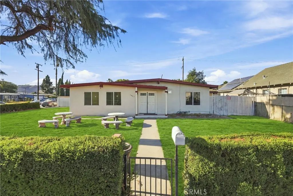 2065 W Orange Grove, Pomona, CA — listing photo 1