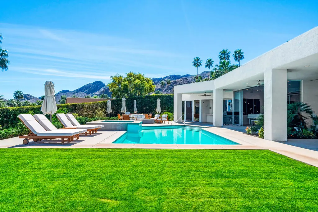 Single Family Residence for sale at 70288 Pecos Road, Rancho Mirage, CA featuring 4 beds and 5 baths