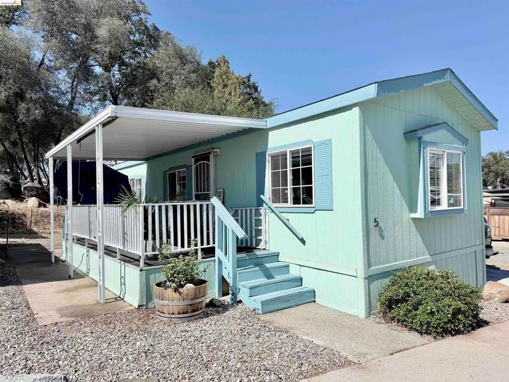 Manufactured In Park for sale at 14192 Tuolumne Road, Sonora, CA featuring 2 beds and 1 bath