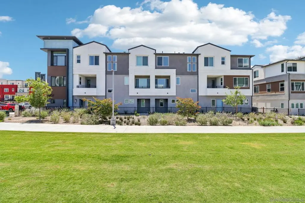 Apartment for rent at 1907 Capella St 1938-3, Chula Vista, CA featuring 2 beds and 3 baths