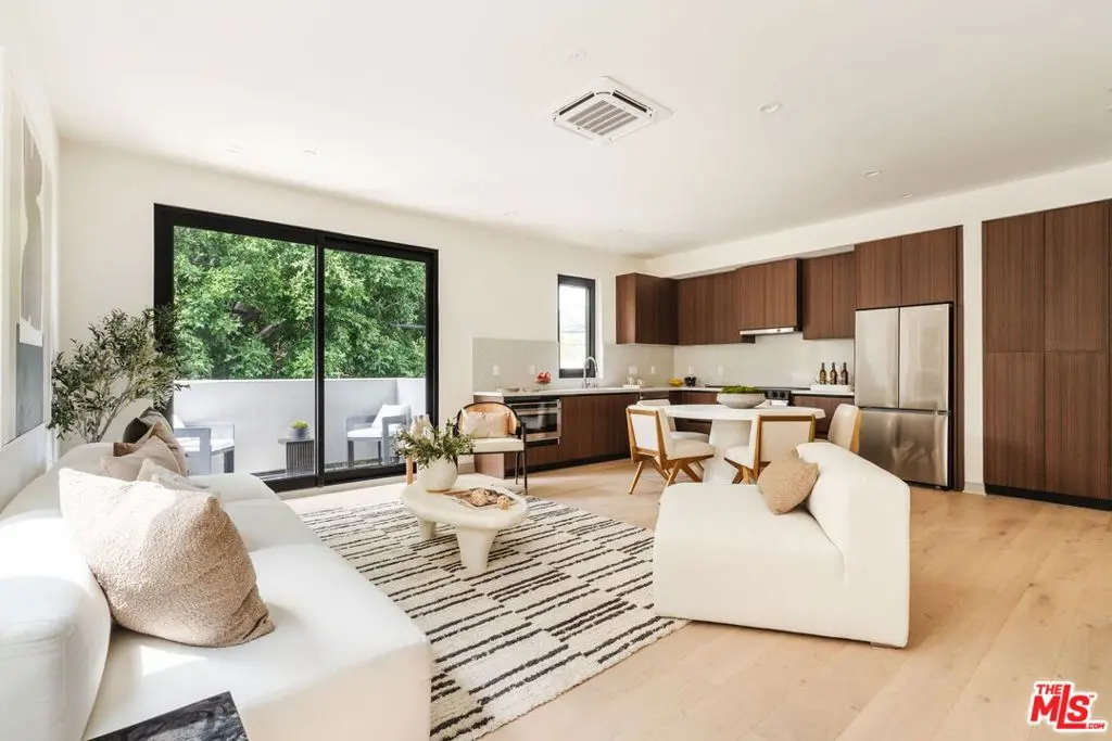 1051 N Spaulding Avenue E, West Hollywood, CA — listing photo 1