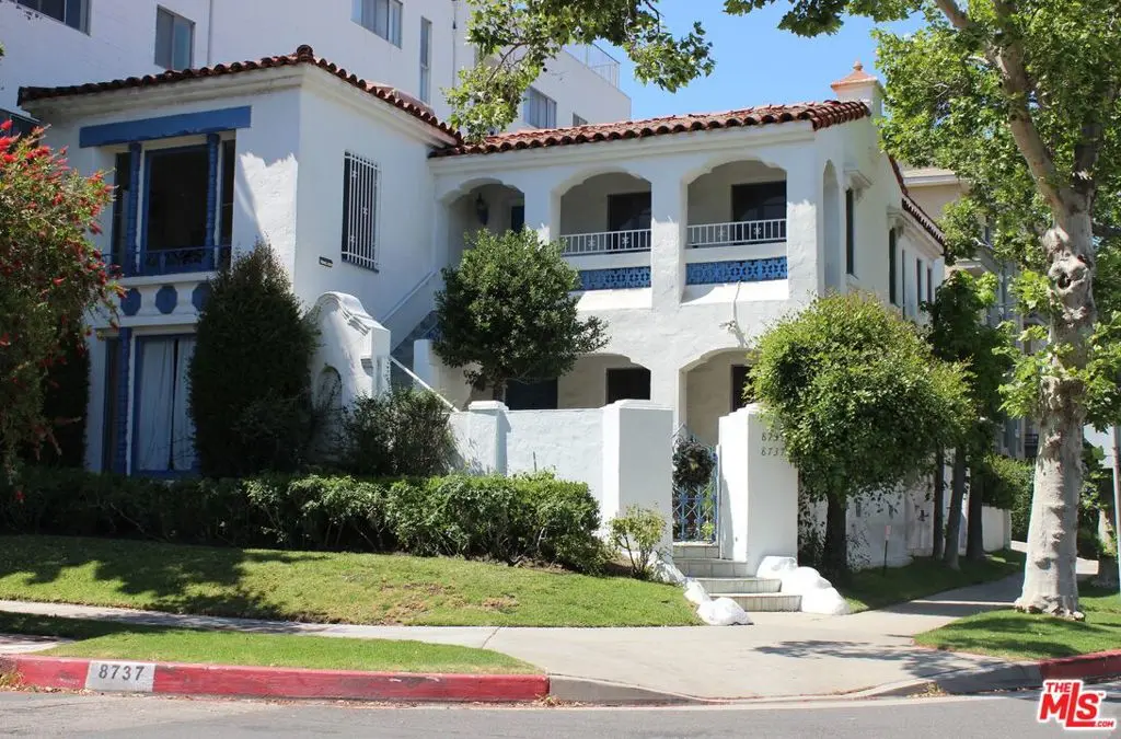Condominium for rent at 8737 Clifton Way, Beverly Hills, CA featuring 2 beds and 2 baths