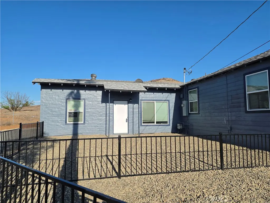 Duplex for rent at 10090 Eddystone, Riverside, CA featuring 2 beds and 1 bath
