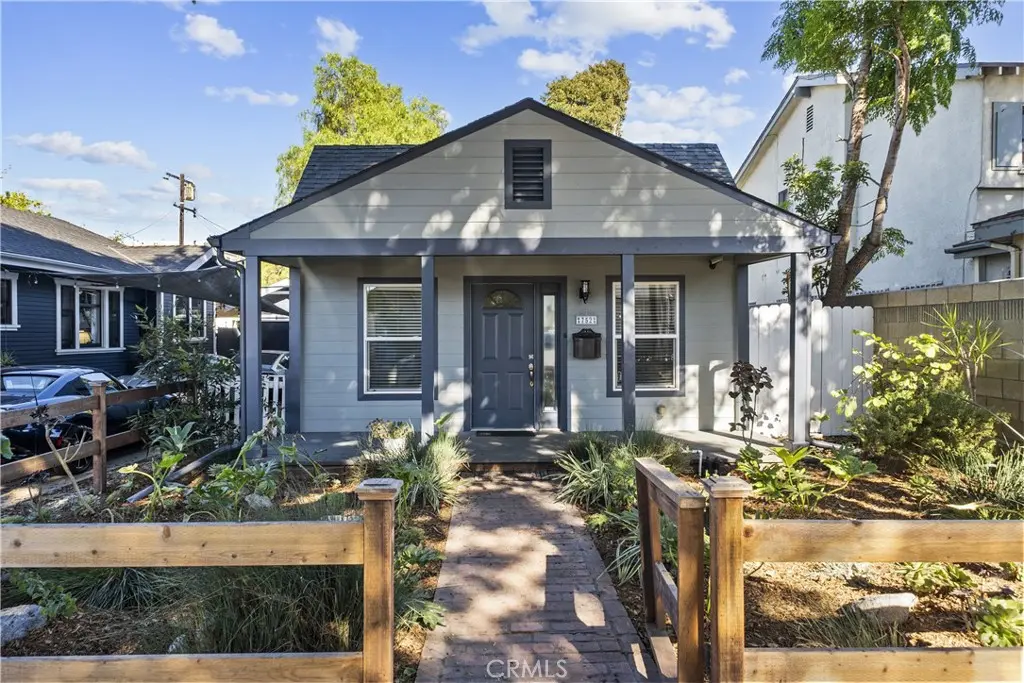 Single Family Residence for sale at 752 Loma, Long Beach, CA featuring 2 beds and 2 baths