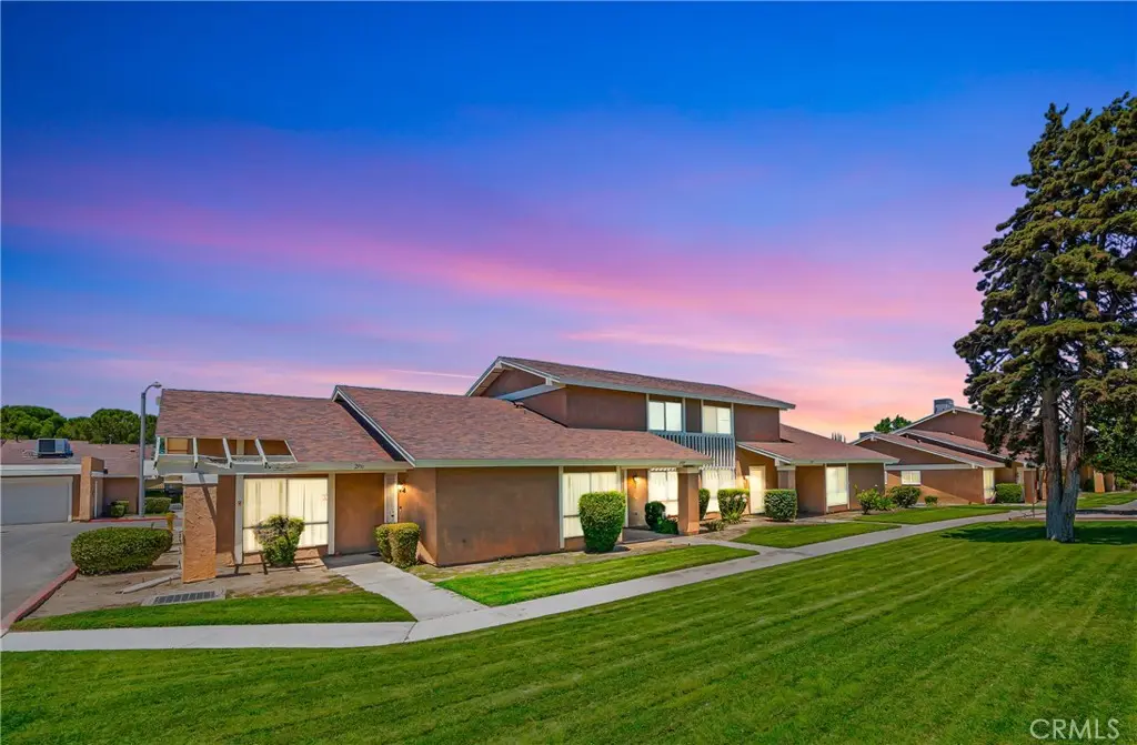 2929 W Avenue J4, Lancaster, CA — listing photo 1
