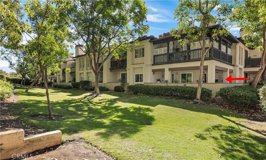 Condominium for sale at 9 Via Ermitas, Rancho Santa Margarita, CA featuring 2 beds and 2 baths
