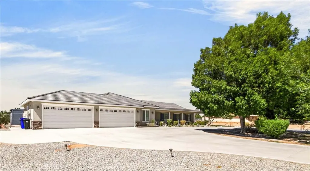 21031 Rancherias, Apple Valley, CA — listing photo 1