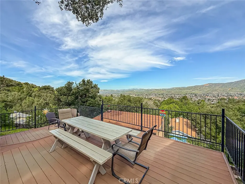 Single Family Residence for sale at 1059 Alta Vista, Simi Valley, CA featuring 2 beds and 2 baths