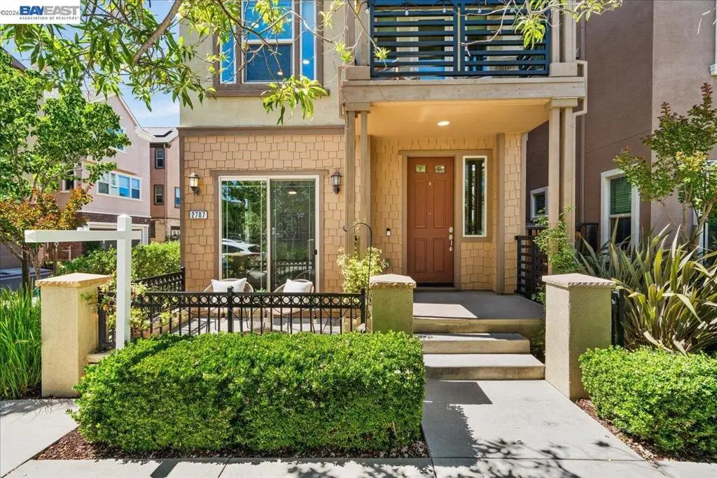 Single Family Residence for rent at 2707 Hollingbury, Livermore, CA featuring 4 beds and 4 baths