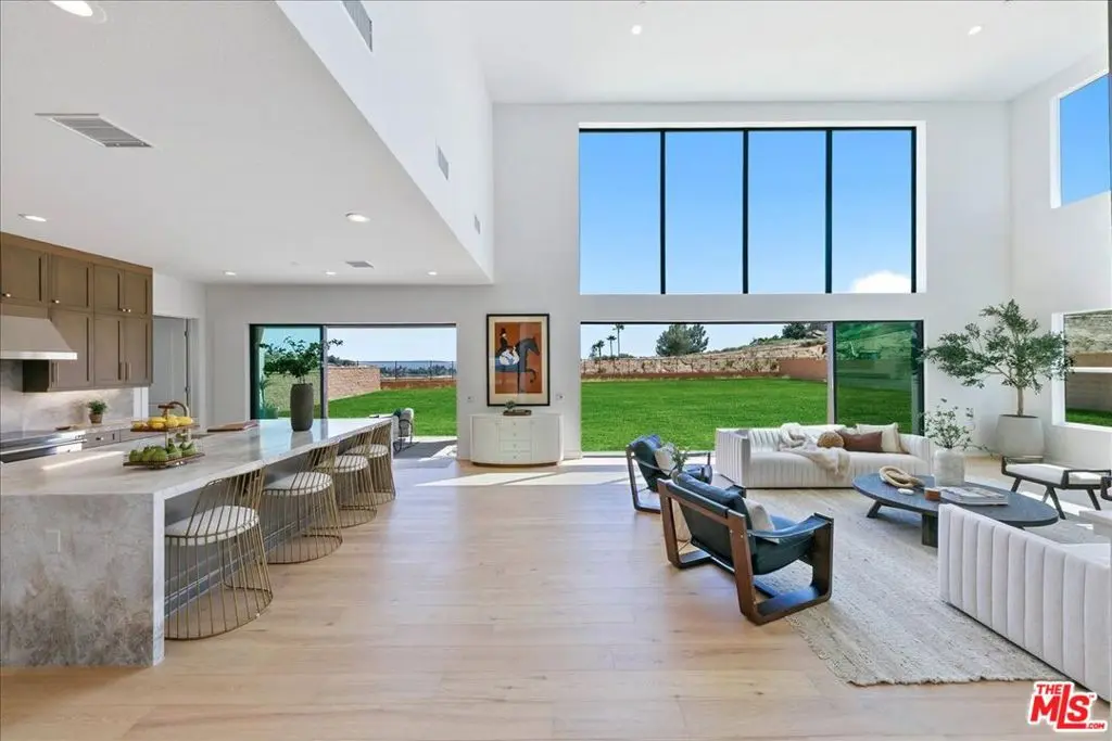 22810 Seaqua Circle, Chatsworth, CA — listing photo 1