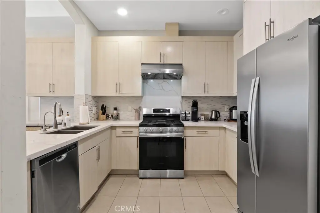 Condominium for rent at 1598 Long Beach Boulevard 412, Long Beach, CA featuring 2 beds and 3 baths
