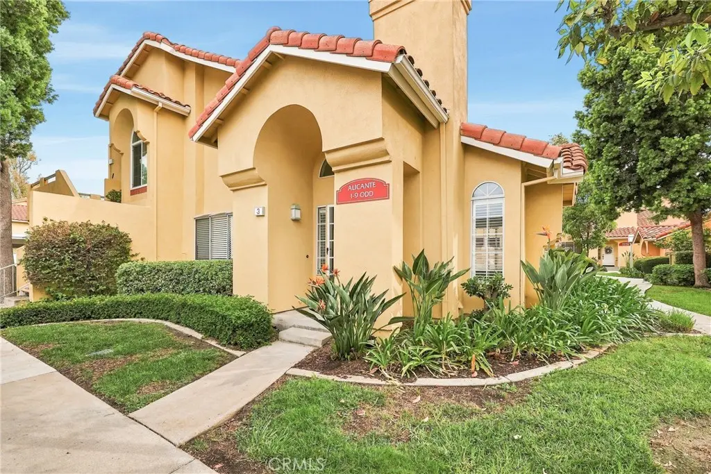 Condominium for rent at 3 Alicante Aisle, Irvine, CA featuring 3 beds and 2 baths