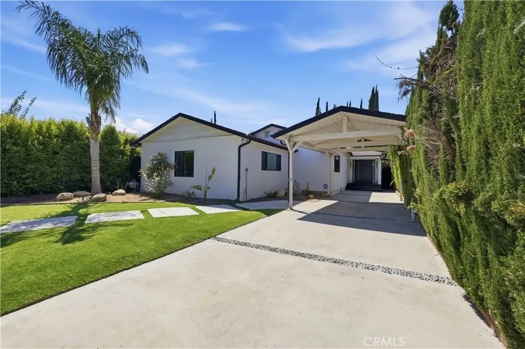 5527 Beckford Avenue, Tarzana, CA — listing photo 1