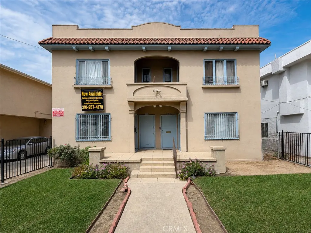 Quadruplex for rent at 2681 Orchard, Los Angeles, CA featuring 2 beds and 1 bath