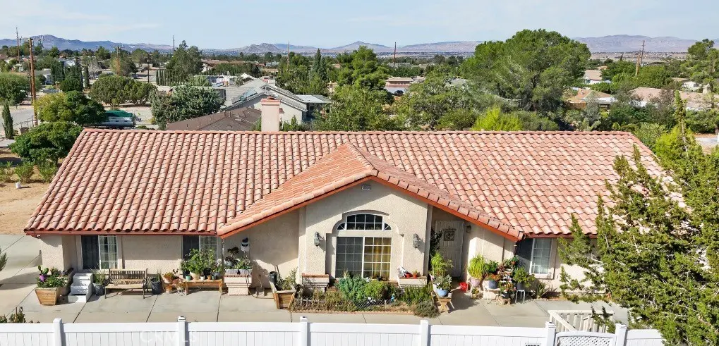 18004 Orange, Hesperia, CA — listing photo 1