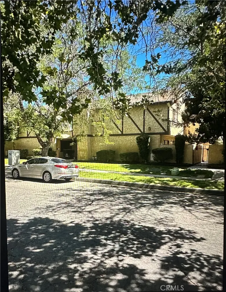1340 W Avenue J4, Lancaster, CA — listing photo 1