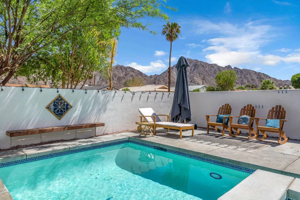 Single Family Residence for sale at 52905 Avenida Herrera, La Quinta, CA featuring 3 beds and 3 baths