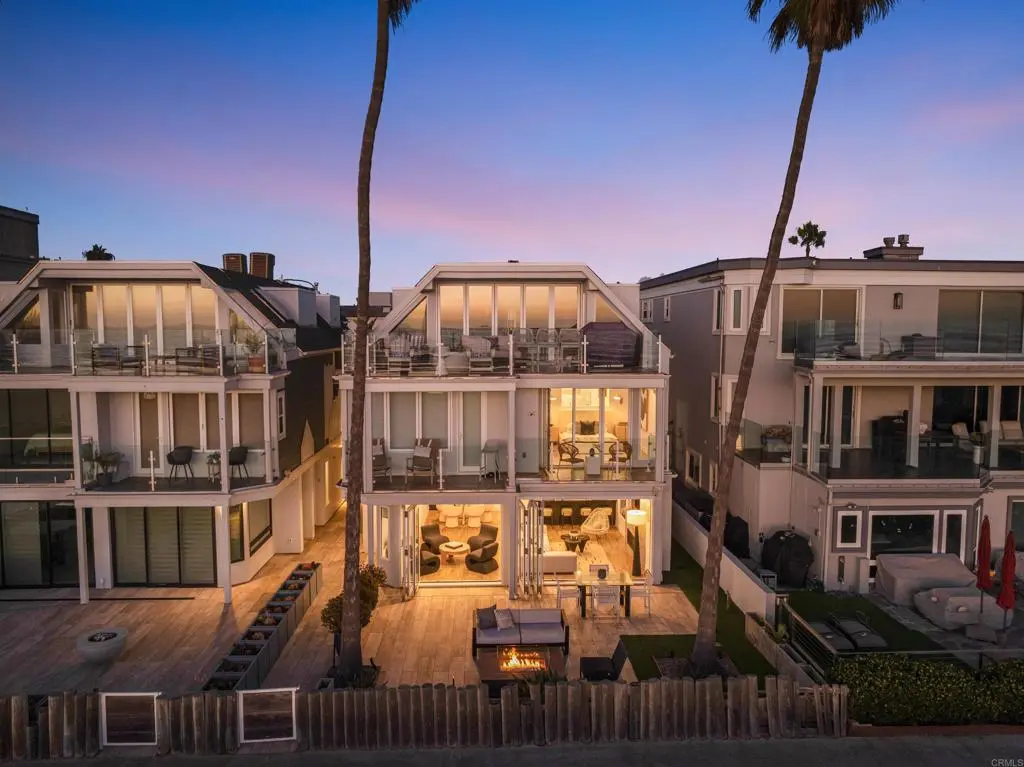 2981 Ocean Front Walk 1, San Diego, CA — listing photo 1